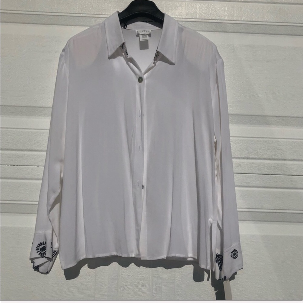 NWT Beachy White Casual Button Down Shirt - Picture 2 of 8